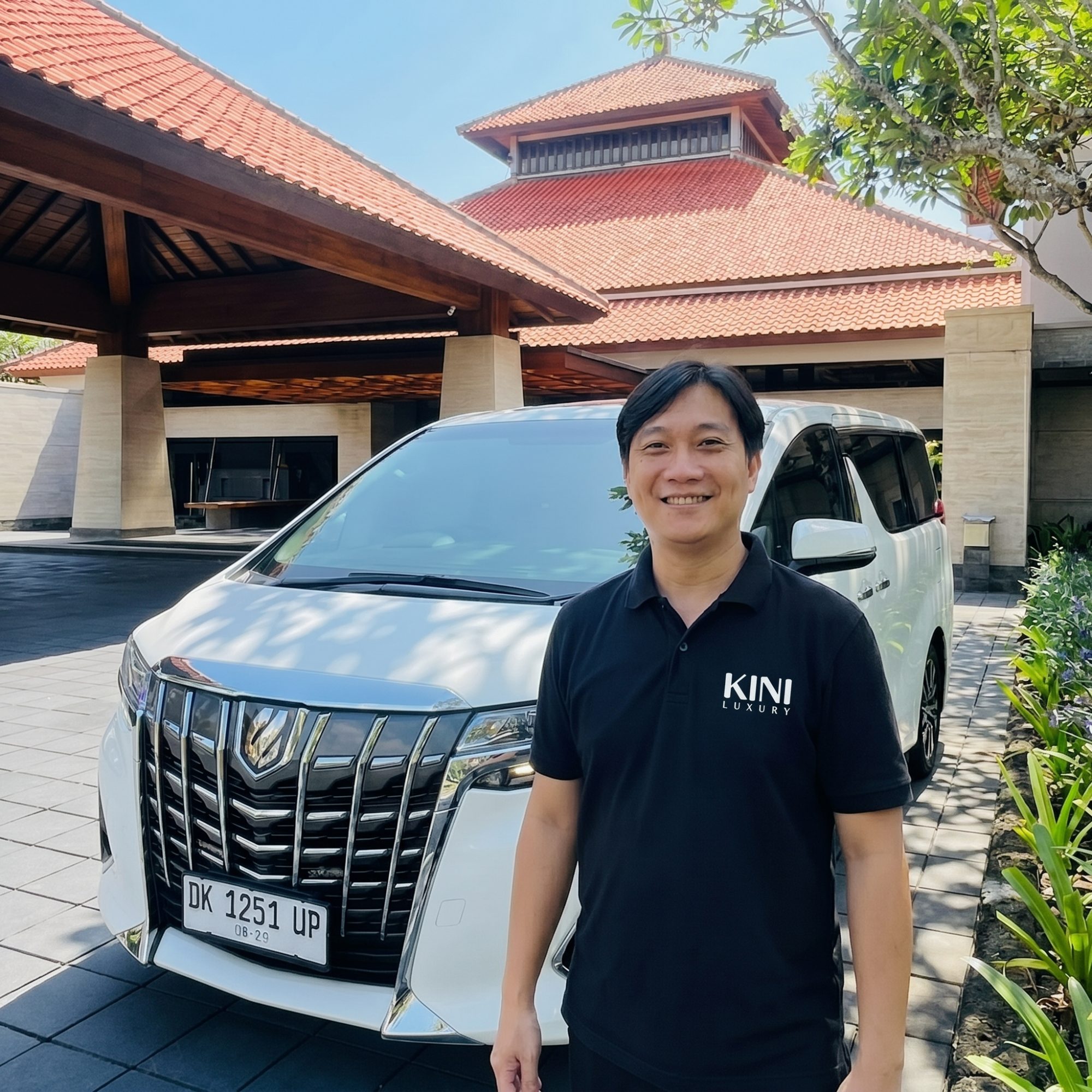 Bali Luxury Car Rental with Professional Chauffeur – Premium Transportation